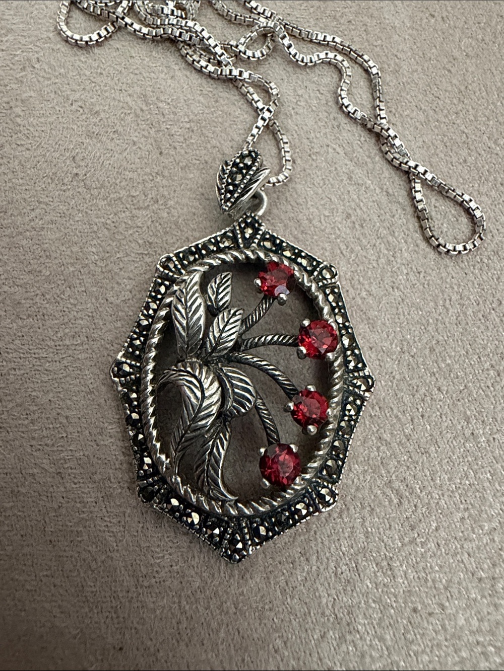 Vintage-Inspired Sterling Silver Flower Pendant Necklace with Red Accents
